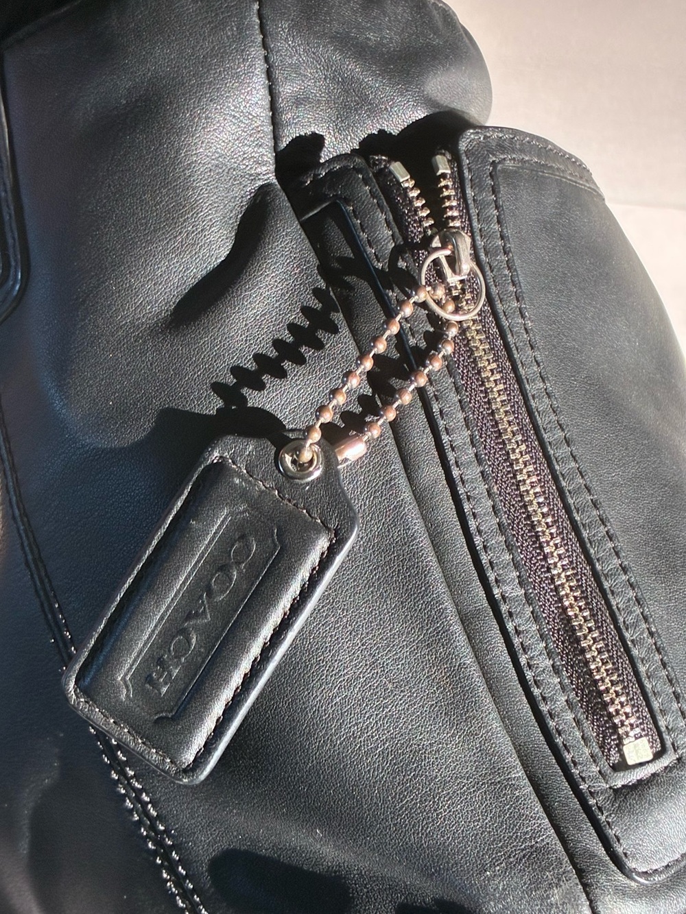 đ¤ COACH Black Leather Shoulder Bag | Pebble leather | Spacious + SUPPA Clean!⨠- Picture 4 of 10